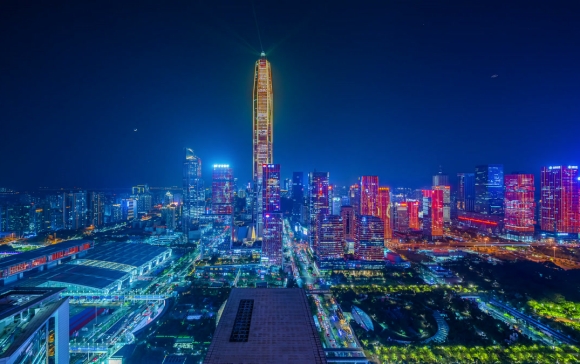 4K城市夜景延时：摩天大楼群璀璨生辉