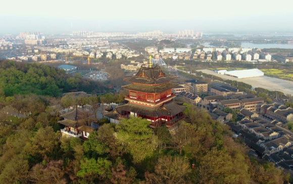 4K江苏镇江北固山巅古楼巍，城市风光尽收怀