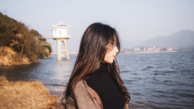 简短伤感女生签名 一个人累了的伤感签名